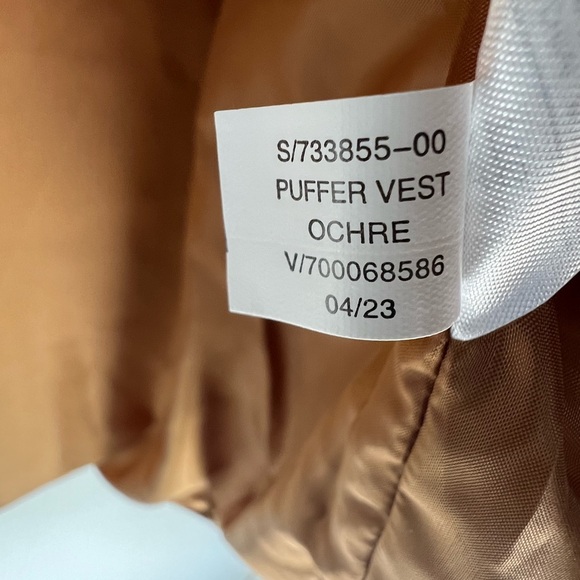 NWT Banana Republic Factory sz 2X ochre puffer vest w/ faux suede brown details - Picture 8 of 9